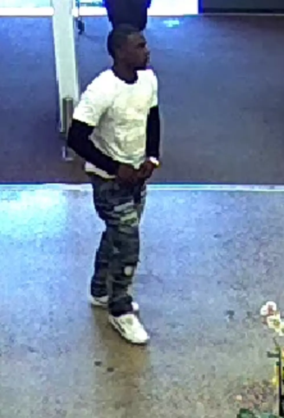 Shreveport Police Looking For Double Robbery Suspect