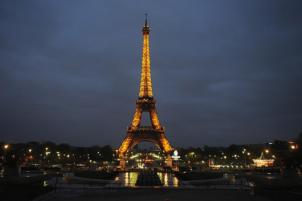 Chaos in Paris Forces Eiffel Tower to Close