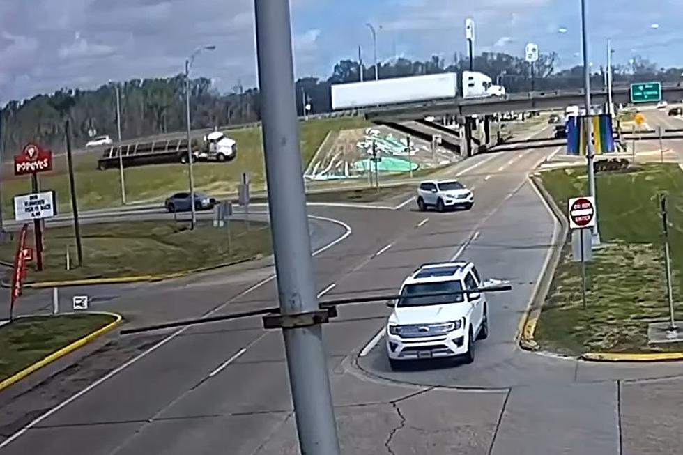 Tractor-Trailer Nearly Crashes Into Other Vehicles on Louisiana Highway