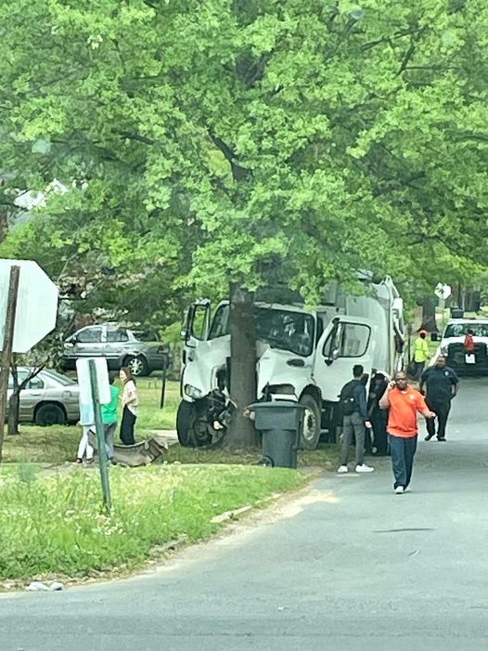 Shreveport Garbage Truck Slams into Tree in South Highlands
