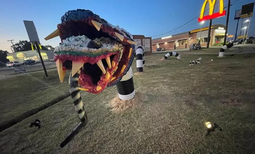 Fans Built A Full Size Beetlejuice Sandworm In East Texas