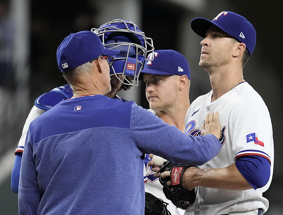 Texas Rangers High Cost Free Agent Leaves Game With &#8216;Soreness&#8217;