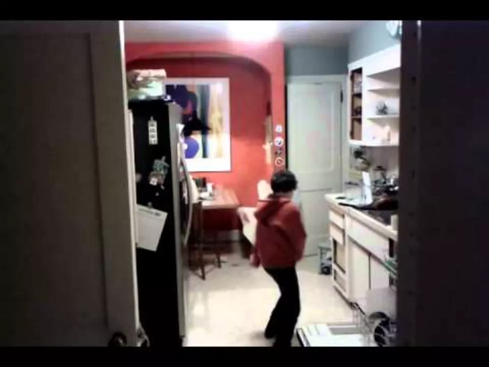 Kid Busted Busting a Move to “Smooth Criminal” While Doing Dishes [VIDEO]
