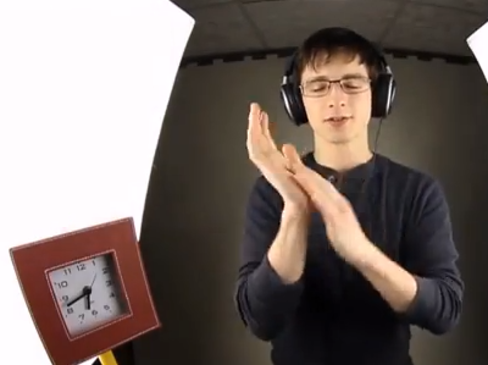 Teen Sets New World Hand Clapping Record: 802 in 1 Minute [VIDEO]