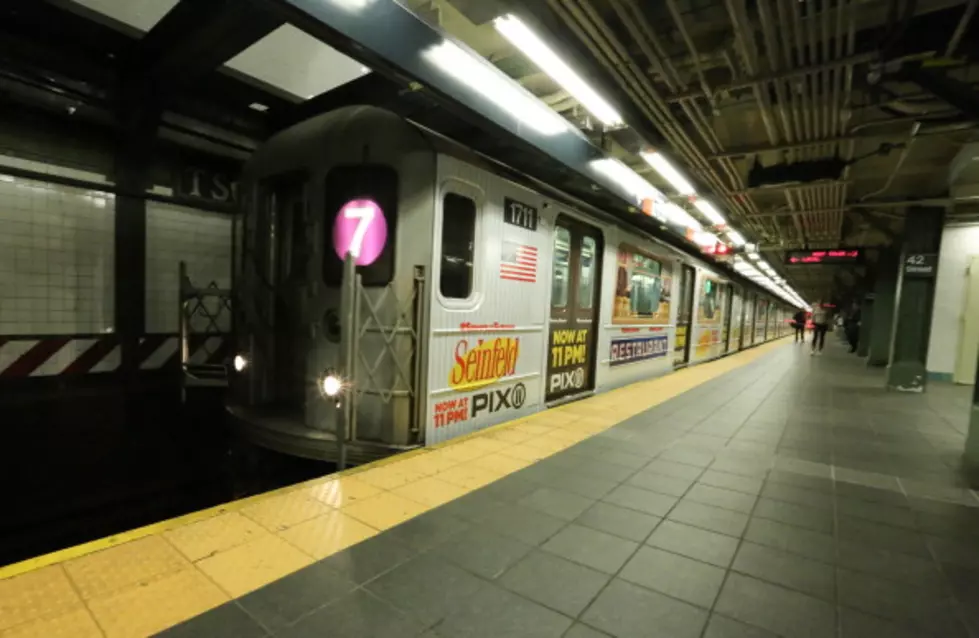 Crazy Woman Chokes Man On Subway [NSFW/VIDEO]