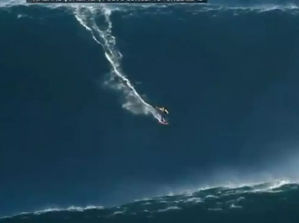 Surfer Surfing Major Surf!! [Video]