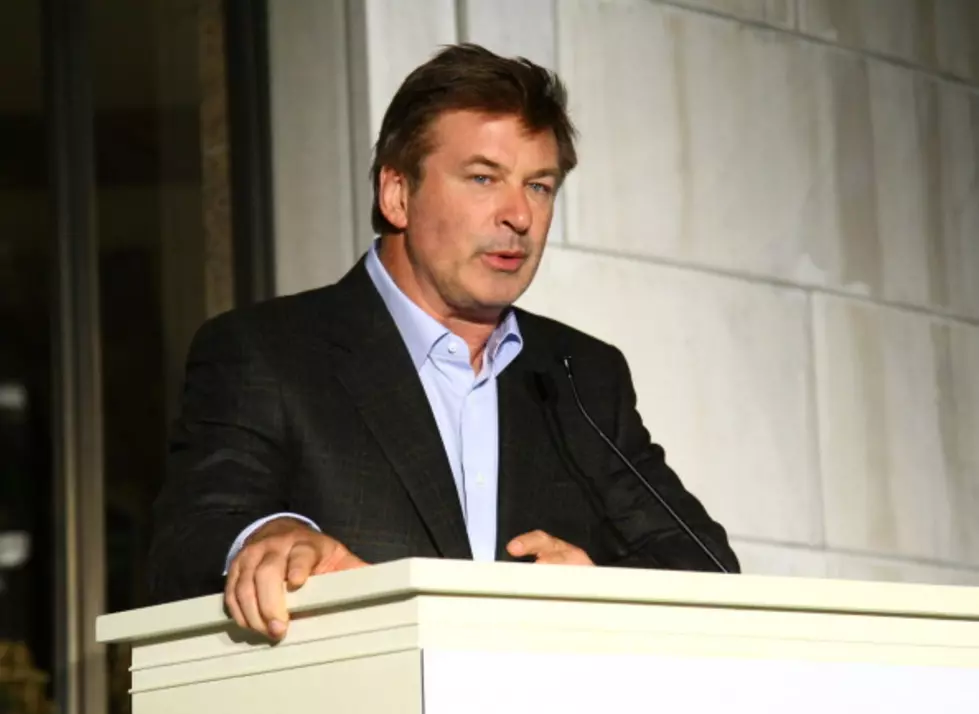 Alec Baldwin Continues To Bash American Airlines