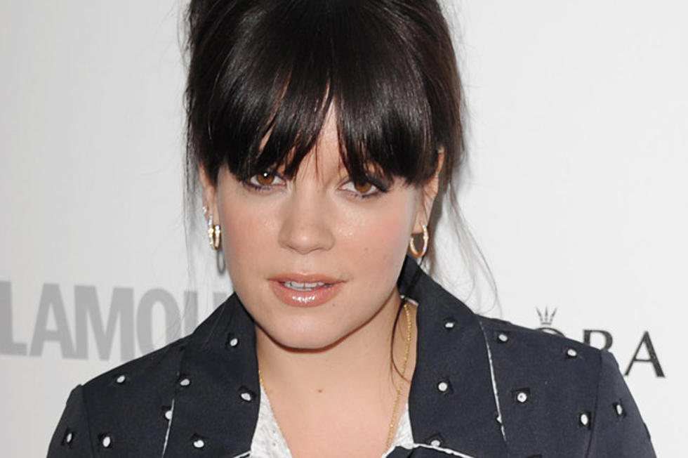 Lily Allen Hurts Her Back, Sends Pissed Off Tweets to Husband