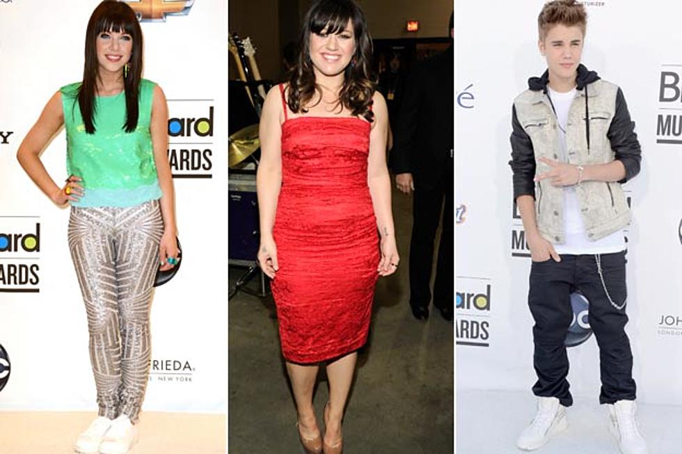 Kelly Clarkson Does ‘Call Me Maybe’ Pose With Carly Rae Jepsen + Justin Bieber