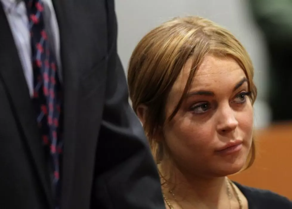 Lindsay Lohan Threatens to Leave Rehab