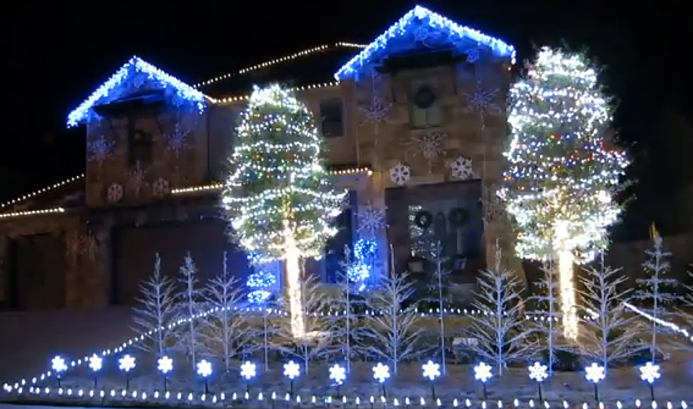 Family Syncs Christmas Lights with ‘Let It Go’ [VIDEO]