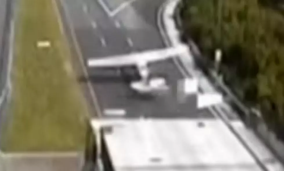 A Plane Was Forced to Land on a Busy Highway [VIDEO]