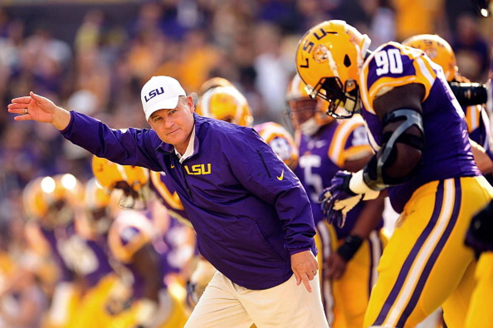 Les Miles Will Stay On as LSU Football Coach