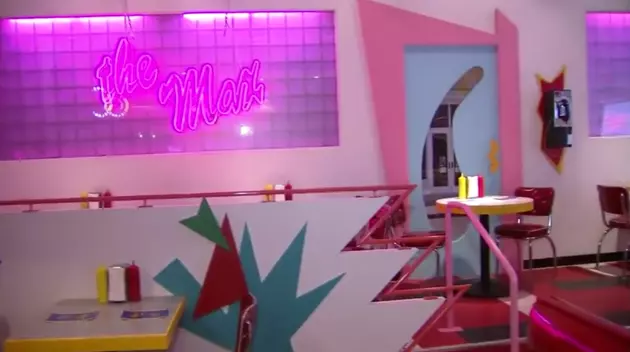 Pop-Up Restaurant Opens in Chicago with &#8216;Saved by the Bell&#8217; Theme [VIDEO]