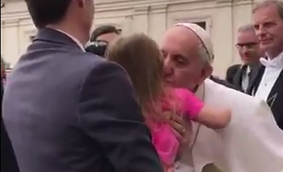 Cute Little Girl Tries To Steal The Pope’s Hat [VIDEO]