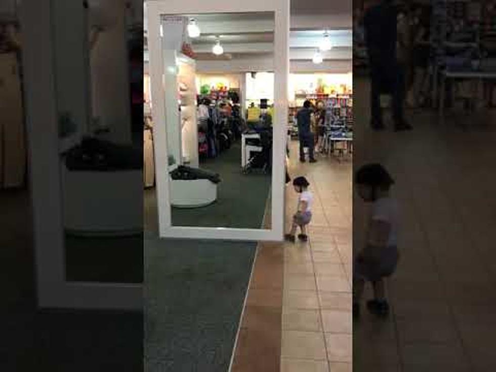 Confused Toddler Sees Mirror for First Time [VIDEO]