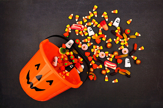 Woman&#8217;s Rant to Ban Cheap Halloween Candy Goes Viral