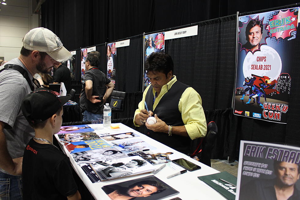 Geek’d Con Celebrity Autographs and Photo FAQs