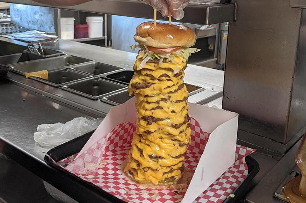 Could You Take on This Bossier Burger Joint's 30 Stack Challenge?