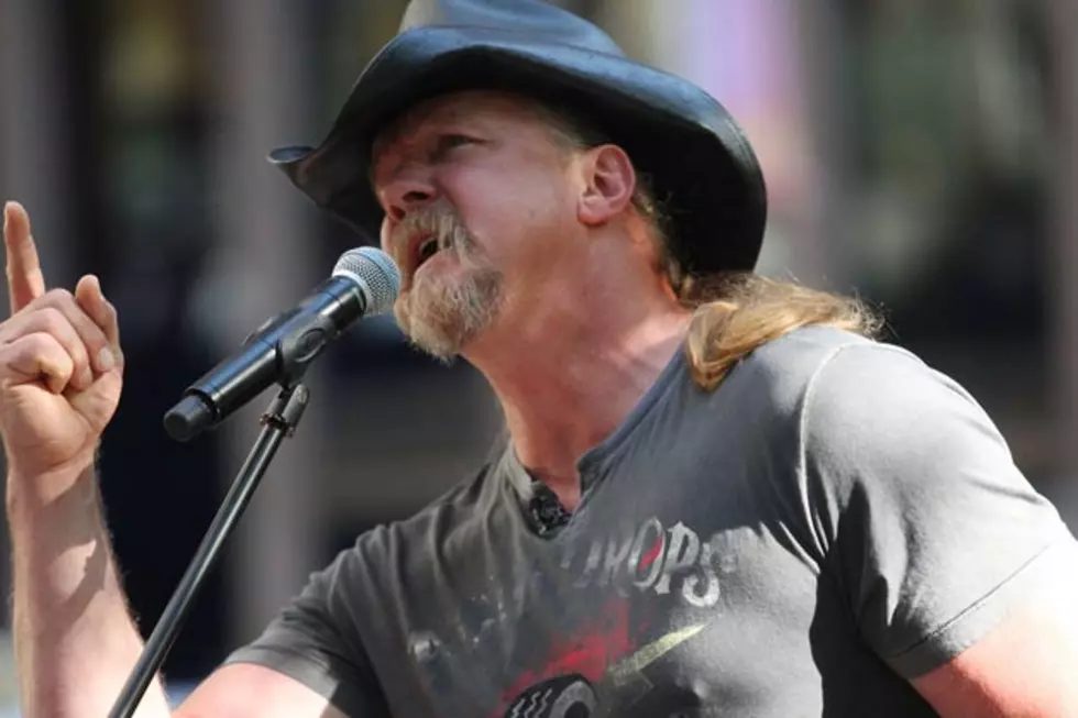 Trace Adkins Sings National Anthem at World Series Game 2 [VIDEO]