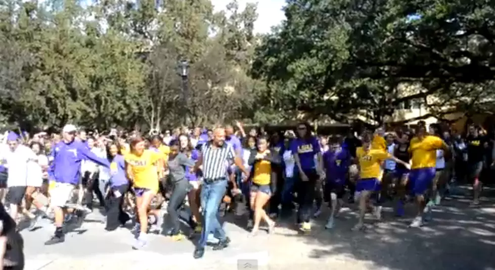 LSU Flash Mob Hits Campus Quad [Video]