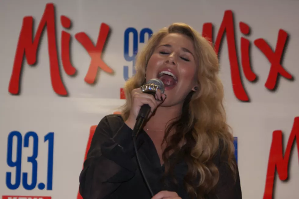 Haley Reinhart Performs in the Mix Lounge [GALLERY]