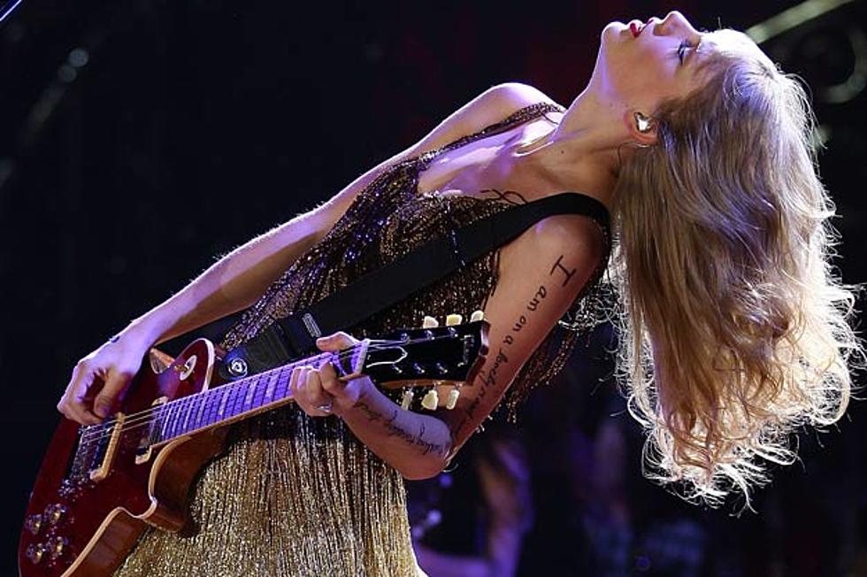 Taylor Swift Performs ‘Eyes Open’ Live for the First Time [VIDEO]