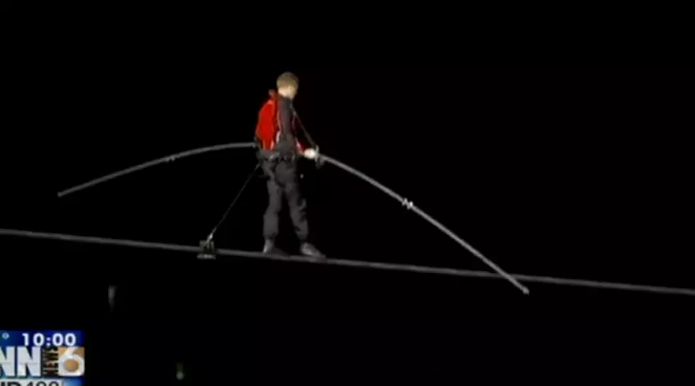Man Crosses Niagra Falls On Tightrope – I Don’t Get The Fuss [VIDEO]