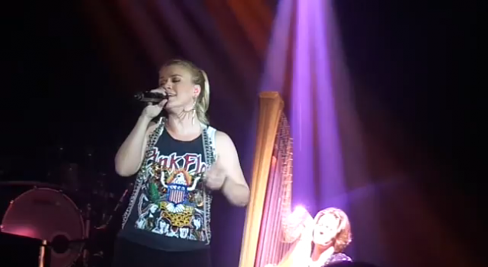 Britney Spears Approves of Kelly Clarkson&#8217;s Cover of &#8216;Everytime&#8217; [VIDEO]