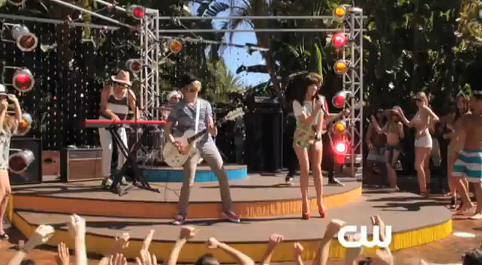 Carly Rae Jepsen Appearing on 90210 Premiere [VIDEO]