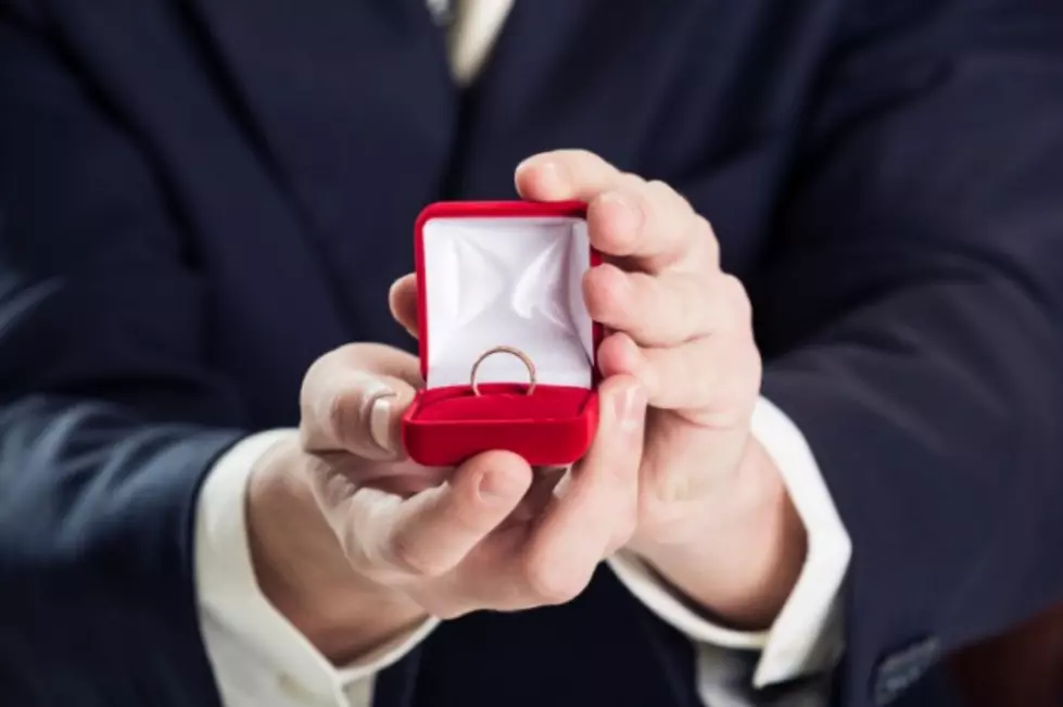 Man Asks Wife To Marry Him With Lost Wedding Ring [VIDEO]
