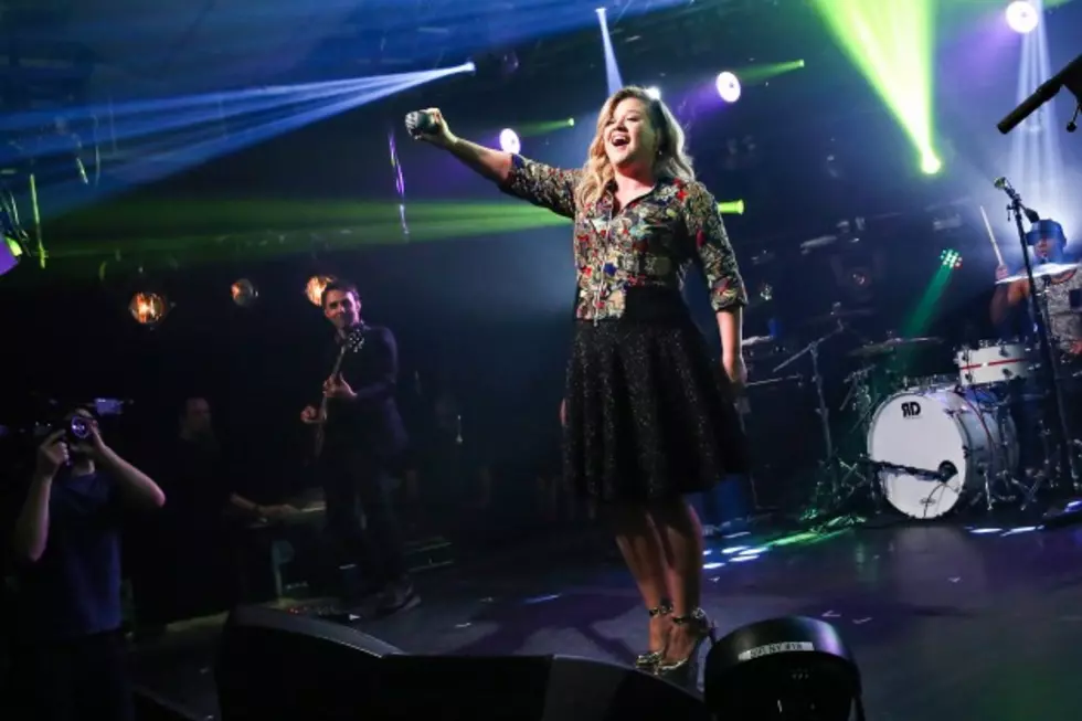 Win Your Chance Meet Kelly Clarkson Backstage in West Palm Beach, Florida