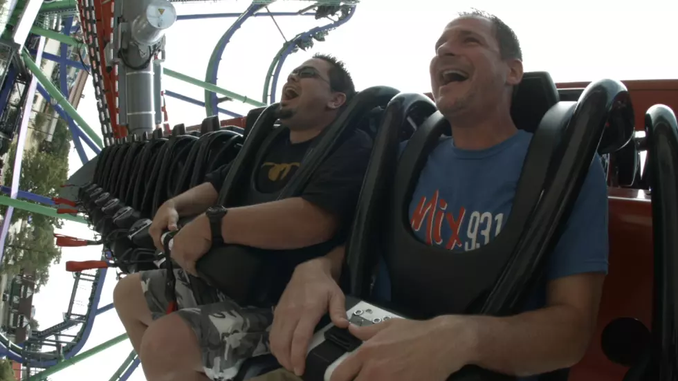 Lucky Larry Gets Spun By Harley Quinn&#8217;s Spinsanity At Six Flags