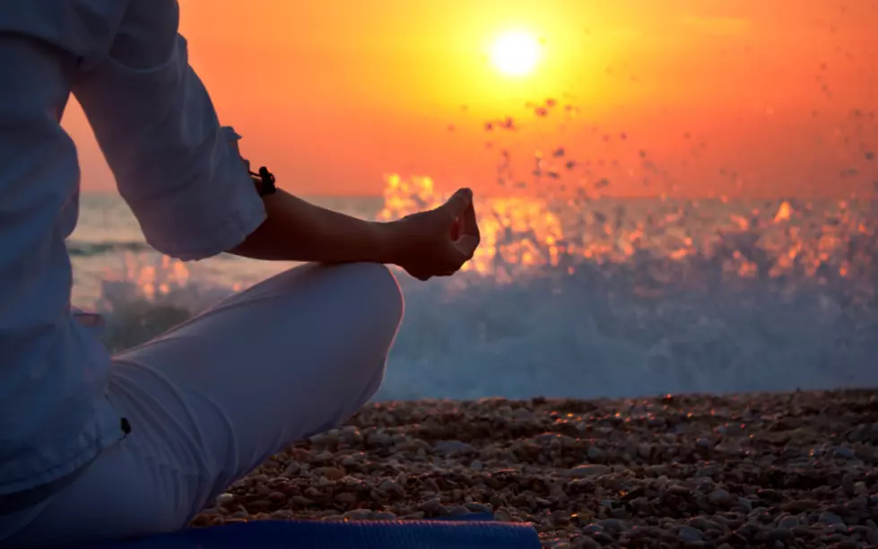Need to De-Stress? Try this quick 20-Minute Yoga Flow