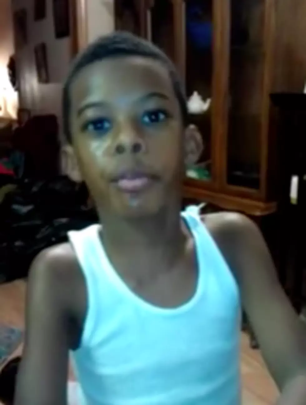 Adorable Young Boy Prays for President Barack Obama [VIDEO]
