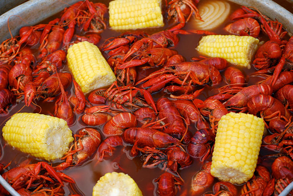 A TikTok Video On How To Boil Crawfish For East Texans