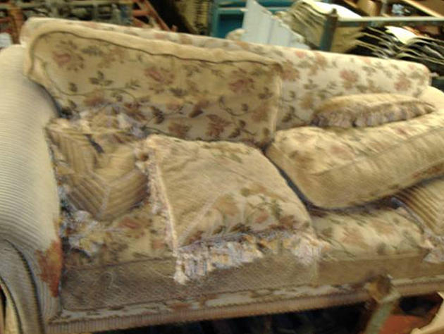 Top 5 WORST Free Couches Available Right Now On Craigslist