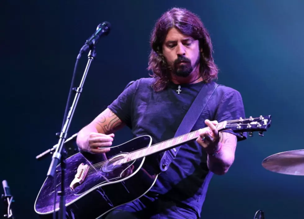 Dave Grohl Works on ‘Sound City’ Documentary [VIDEO]