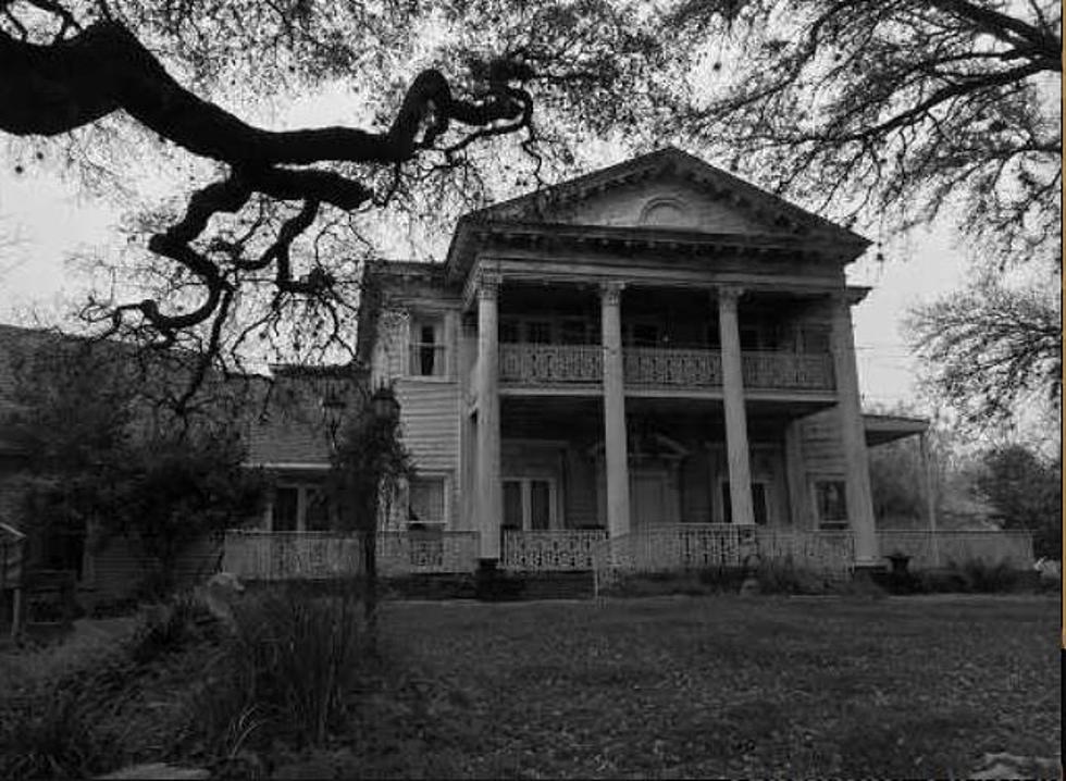 Feeling Brave? Spend a Night at this Haunted Texas Inn on Salado Creek