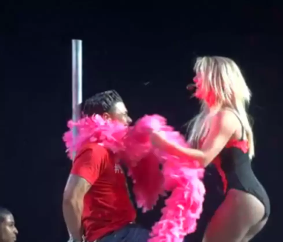 Britney Spears Treats Jersey Shore&#8217;s Pauly D a Pole Dance [VIDEO]