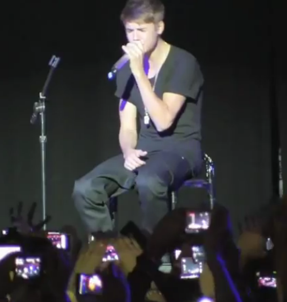 Justin Bieber Unplugged in Milan and His New Single “All Around the World” Featuring Ludacris [VIDEO]