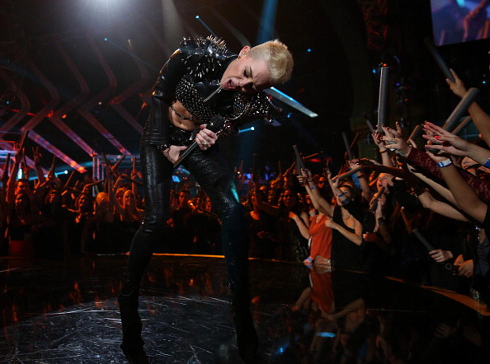 Miley Covered Billy Idols “Rebel Yell” on VH1’s Diva’s and Owned It! [VIDEO]