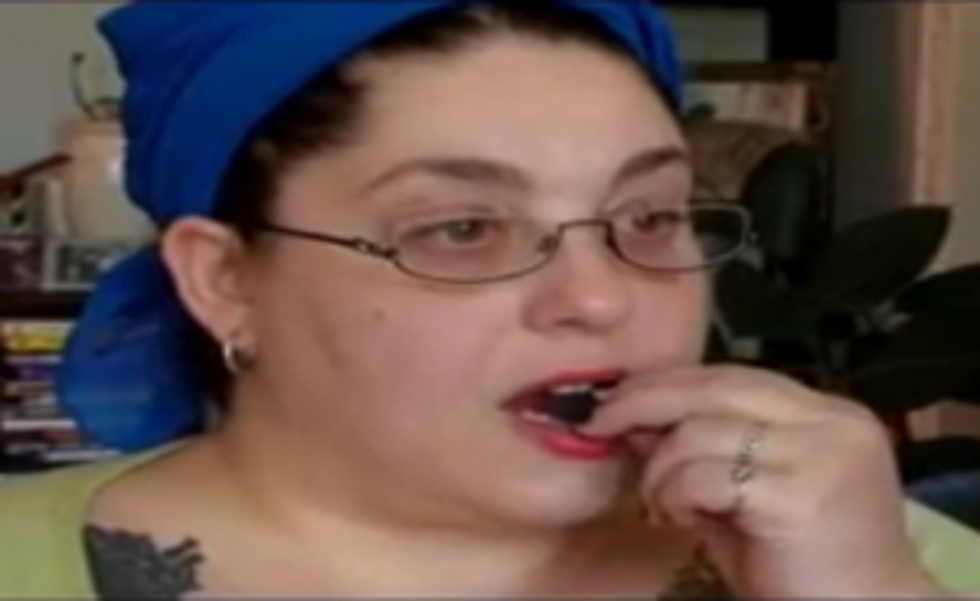 TLC&#8217;s &#8220;My Strange Addiction&#8221;: Lisa is Addicted To Eating Her Cat&#8217;s Hair [VIDEO]