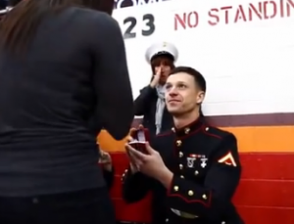 A Soldier Returns Home and Surprises Family and Proposes to His Girlfriend in One Special Night [VIDEO]