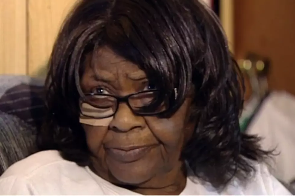 83-Year-Old Texas Woman Throws Boiling Water at Robber, Disses His Upbringing