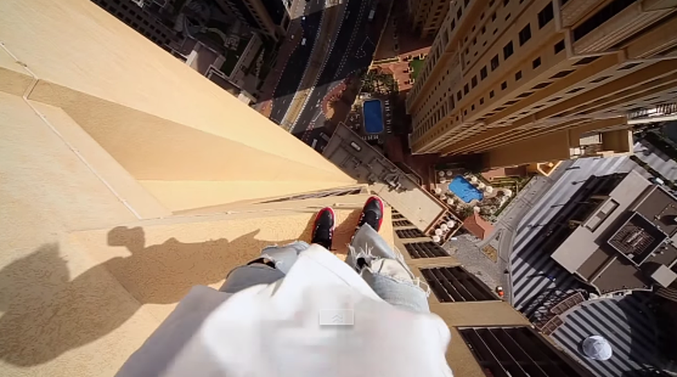 Amazing Jumps From Ledge to Ledge 43 Stories Up [VIDEO]