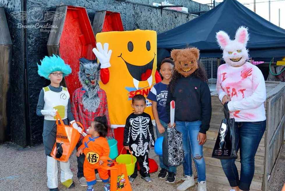 See Photos From Nightmare On 19th Street’s Trick Or Treat! [GALLERY]