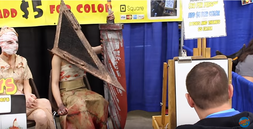 Silent Hill 2’s Pyramid Head Poses for Caricature at Lubbock-Con 2018 [Video]