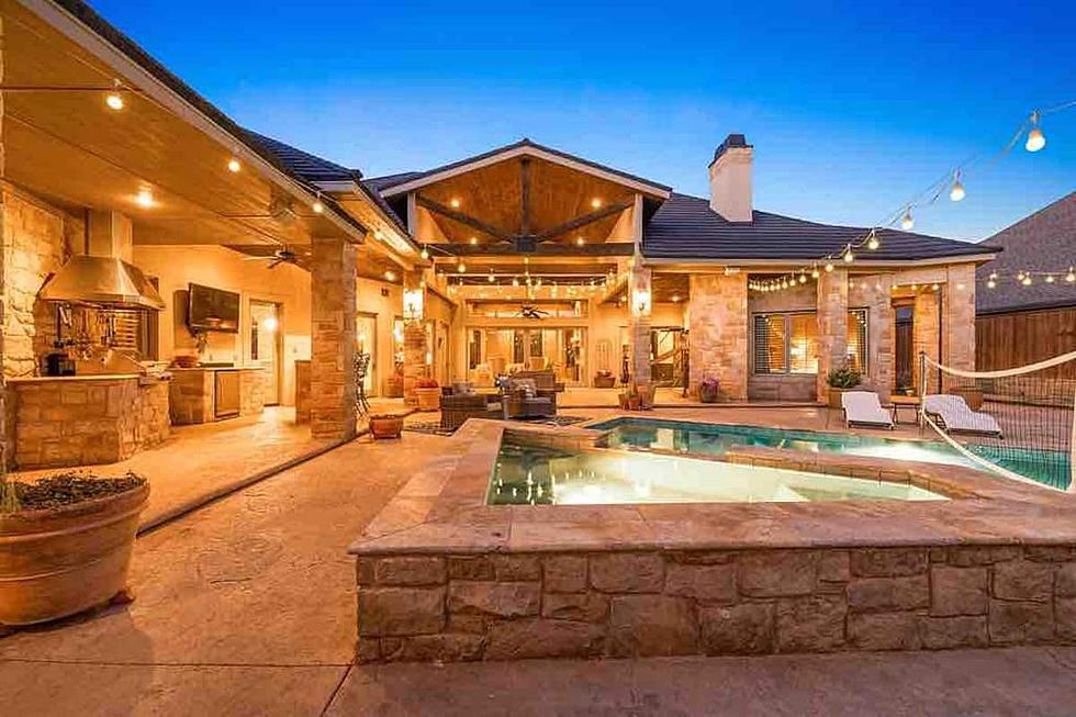 5 Lubbock Airbnb Stays with Hot Tubs to Keep Warm This Winter