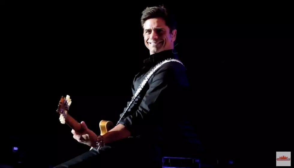 Nearly 90 Seconds of John Stamos Shaking His Money-Maker in Lubbock [Video]